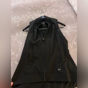 COPY - Barco nurse vest. Black and size small.